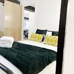 Riverside Apartment - York