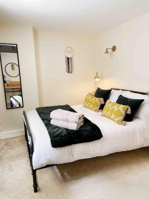 Apartemen Riverside - *
