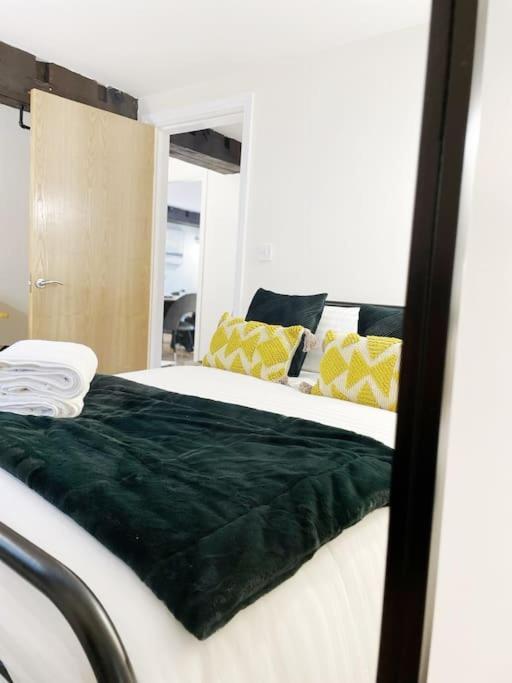 Apartemen Riverside - York