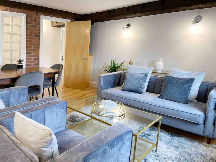 Riverside - Apartemen York